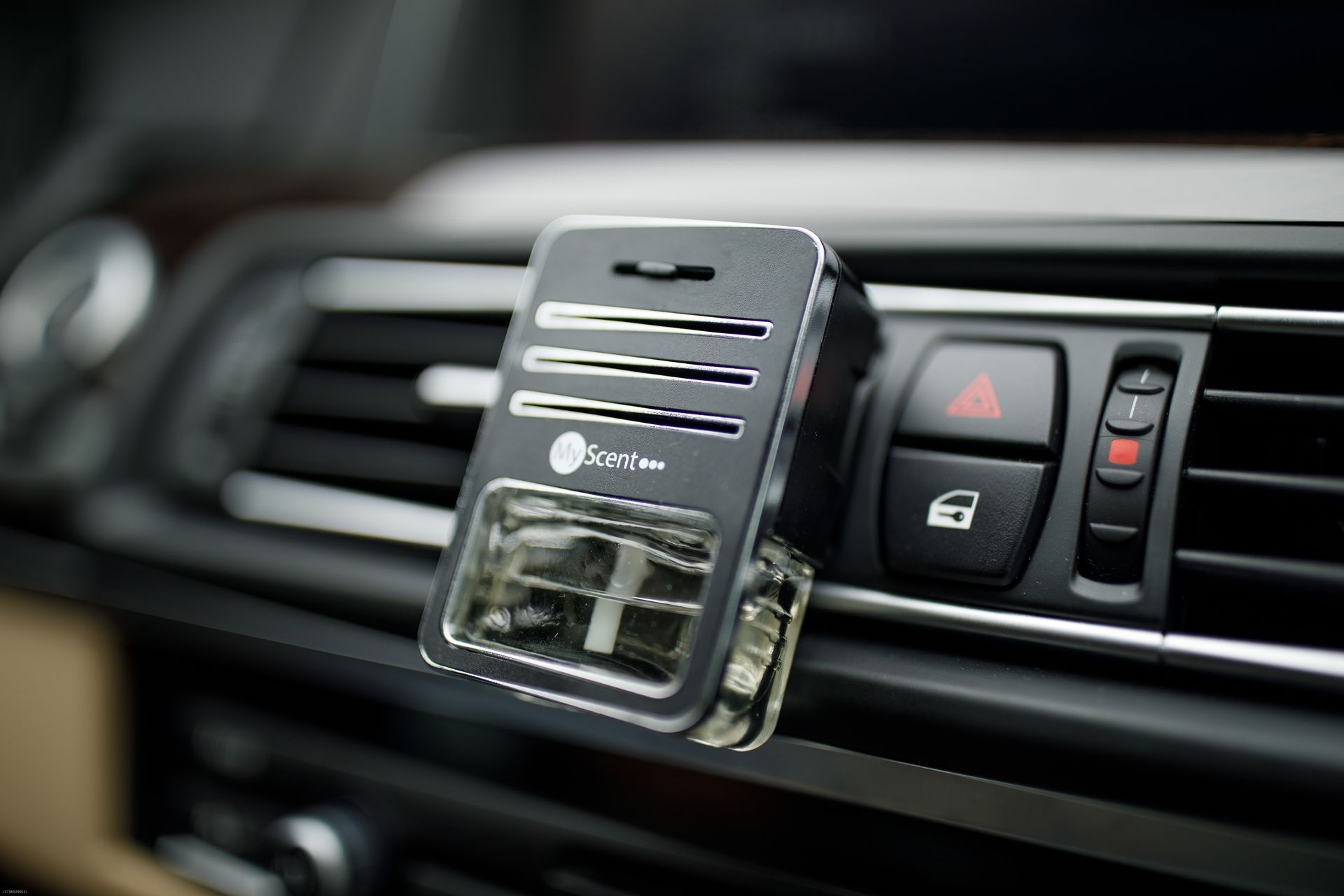 Odorizant de aer MyScent Diffuser Car Q Black + Oil 10ml Hibiscus