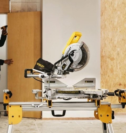 Торцовочная пила Stanley SM18 – PandaShop.md. Купить торцовочная пила ...